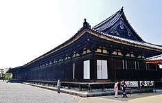 Haupthalle des Sanjūsangen-dō (real)